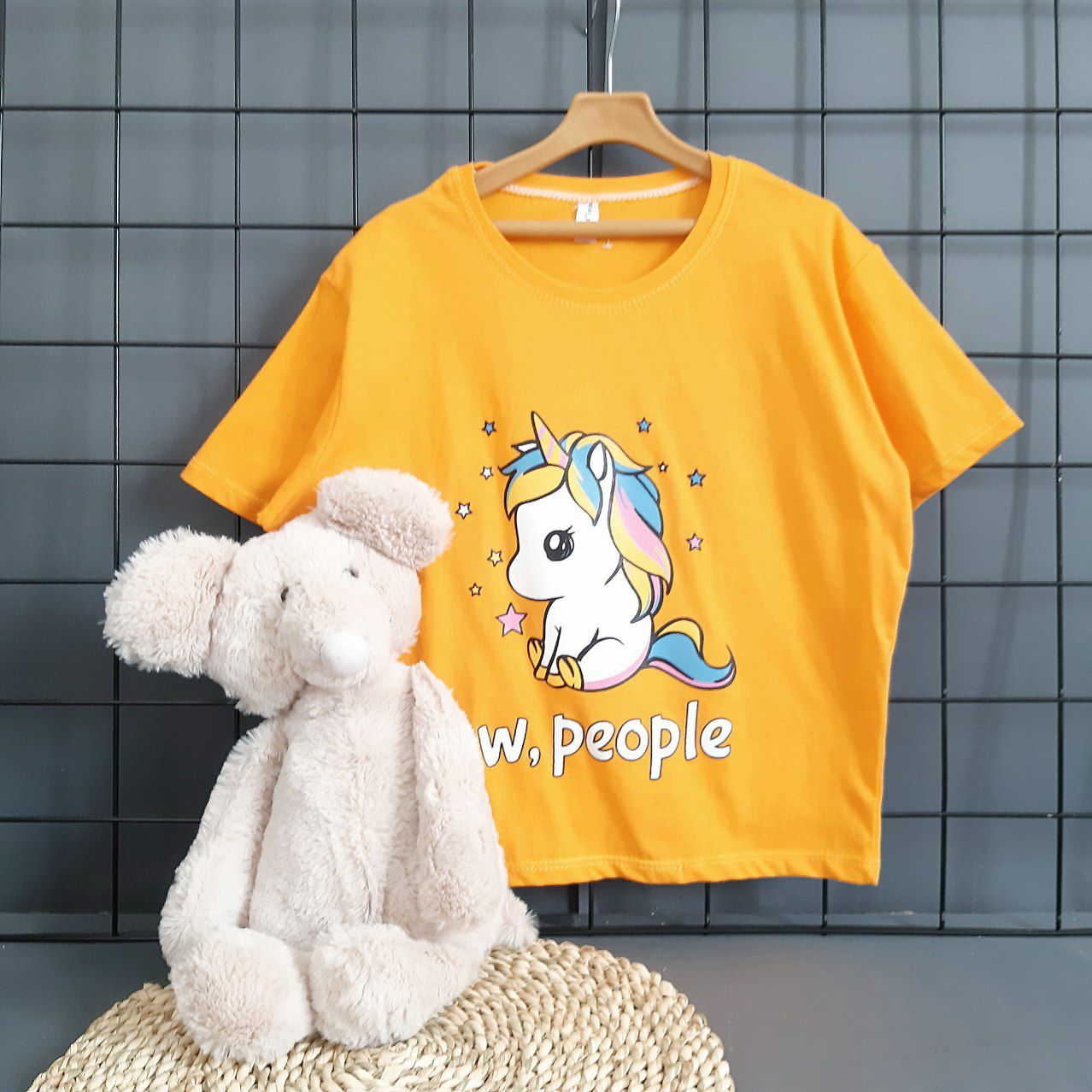 عکس نیم تنه کراپ طرح یونیکورن - شماره 5
