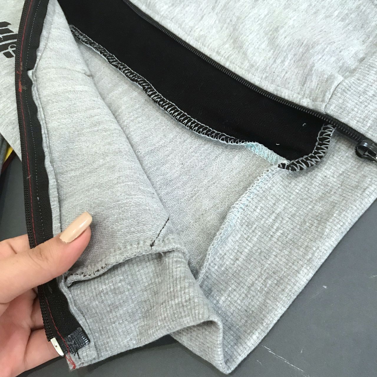 عکس سویشرت با شلوار W - شماره 4