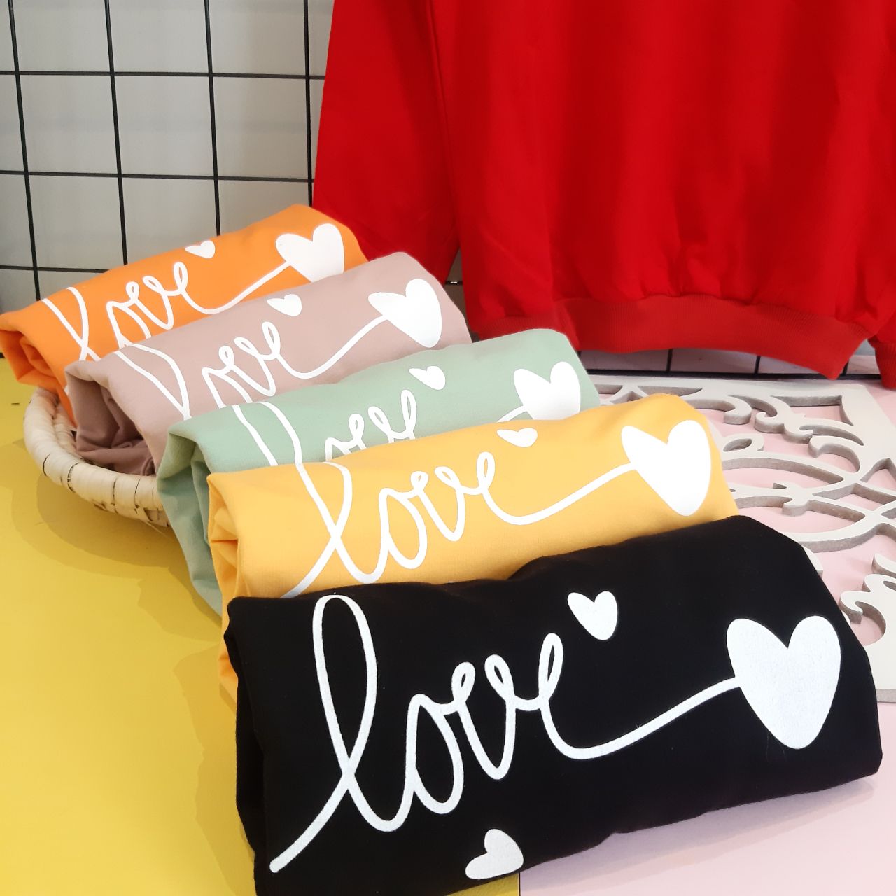 عکس بلوز تک LOVE نوجوان - شماره 4