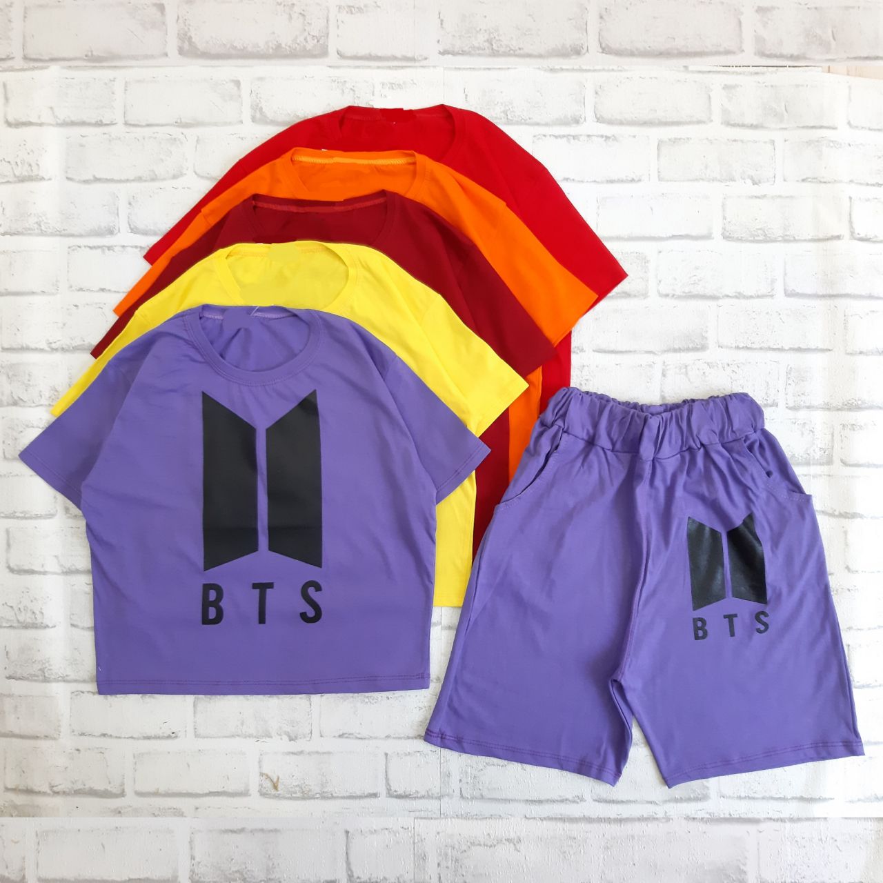 عکس کراپ با شلوارک BTS - شماره 1